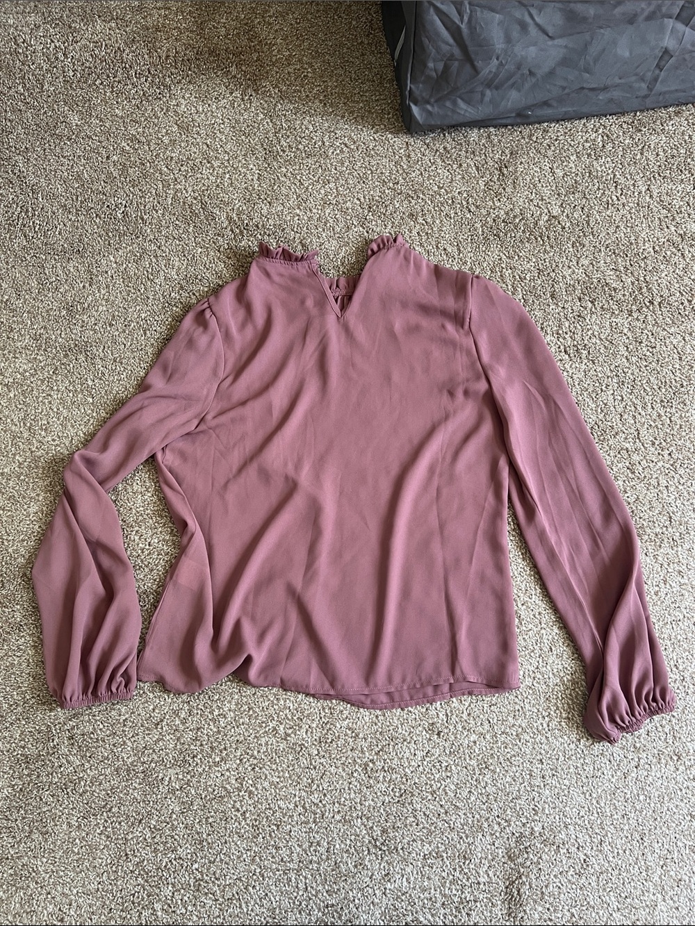 SHEIN Dusty Pink Mock Neck Blouse & Navy Peplum Wrap Top Set - Picture 4 of 7